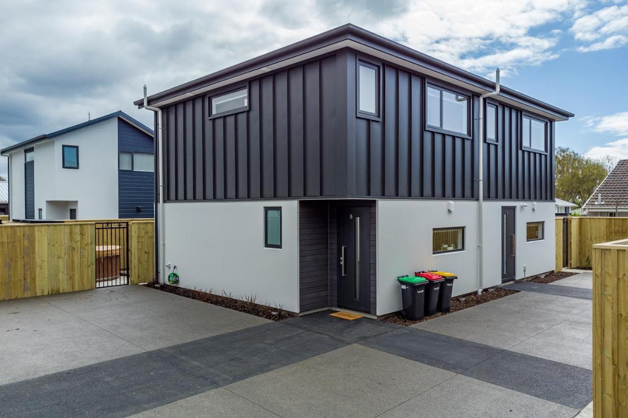 Cozy Retreat With Hot Tub Apartment Christchurch Exterior foto