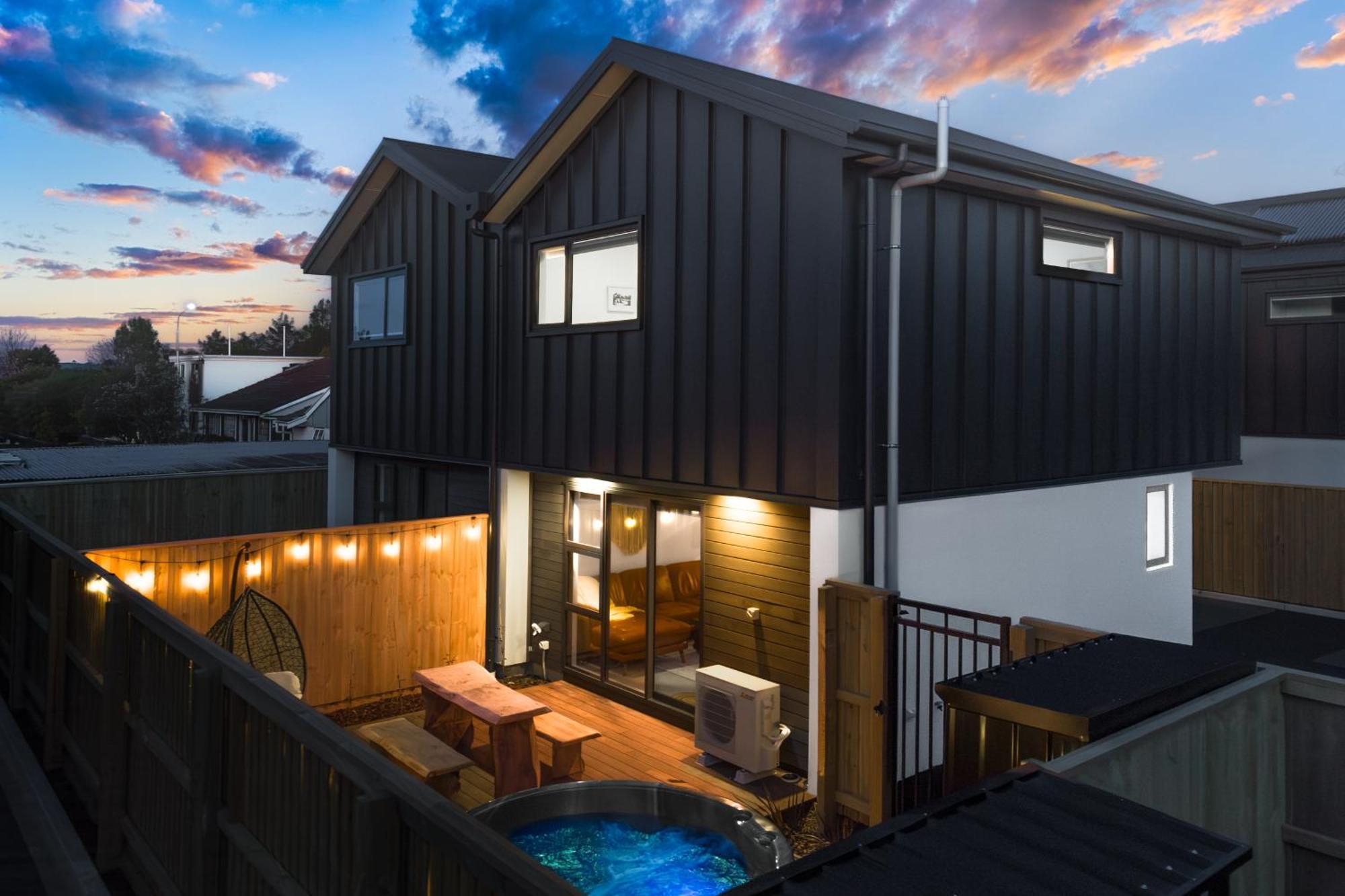 Cozy Retreat With Hot Tub Apartment Christchurch Exterior foto